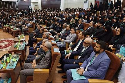 همایش بین‌المللی زبان و ادبیات در دانشگاه آزاد مشهد برگزار شد