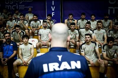 مردان والیبال ایران به پابوسی امام رضا (ع) می‌روند