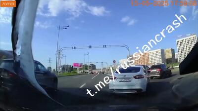 فیلم لحظه برخورد پس از تغییر مسیر خطرناک