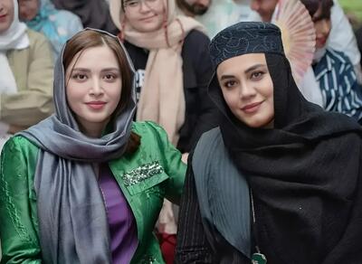 حاشیه‌های جشن امضای «سووشون» در نمایشگاه کتاب |  امضای کارت پستال یا کتاب، آیا مسئله این است؟