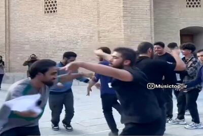 آواز شاد؛ تو دانشگاه برا دوتا دانشجو عروسی گرفتن همکلاسیا با رقصشون قیامت به پا کردن