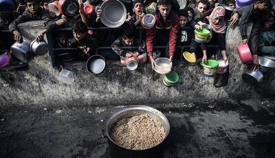 ساکنان نوار غزه اگر در بمباران شهید نشوند، از گرسنگی جان می‌دهند