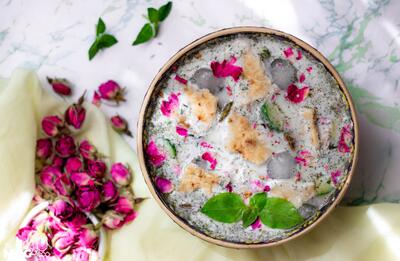 طرز تهیه آب دوغ خیار خوشمزه و سنتی ویژه تابستان
