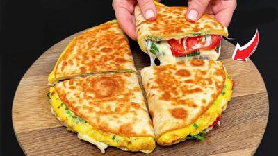 طرز تهیه صبحانه سلطنتی با تخم مرغ و نان لوش / صبحانه ۵ دقیقه ای خوشمزه تر از پیتزا