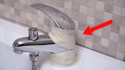 شیر آب را در دستمال کاغذی بپیچید / روش ساده و طبیعی برای از بین بردن لکه های آب روی شیرآلات