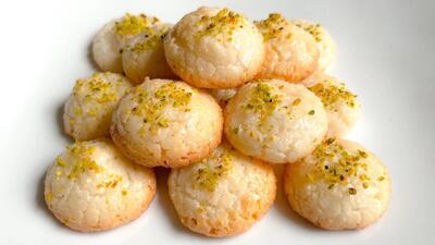طرز تهیه شیرنی نارگیلی بازاری با یک دستورالعمل ساده