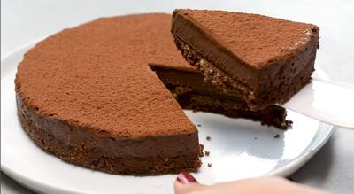 طرز تهیه چیزکیک شکلاتی خانگی بدون فر
