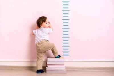 چه علائمی نشان می‌دهد کودک آماده از پوشک گرفتن است؟