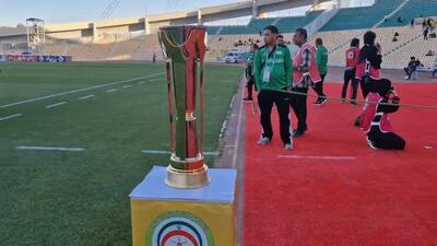 رونمایی از جام قهرمانی فجر سپاسی در لیگ یک