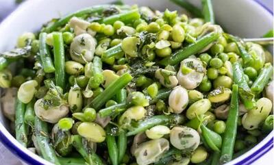 طرز تهیه خوراک باقالی و نخود فرنگی بهاری؛ ساده و فوری