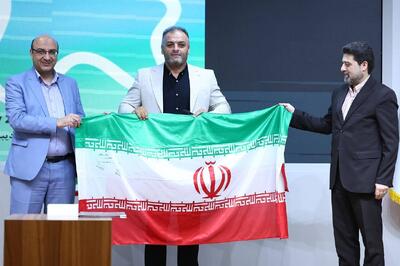 اهدای مدال و پرچم ارزشمند و مقدس وزنه برداران ایران به موزه ورزش - پارس فوتبال