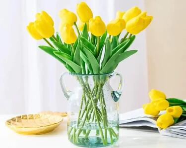 راهنمای گام به گام برای پاک کردن رسوب آب از شیشه گلدان + ترفندهای حرفه ای