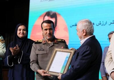 بنیاد حفظ آثار دفاع مقدس   دستگاه نمونه در حوزه موزه‌داری شد - تسنیم