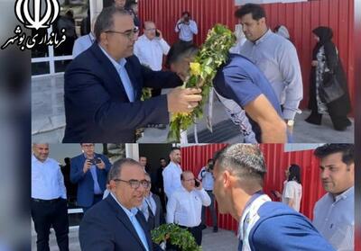 استقبال باشکوه از قهرمان هندبال ساحلی ایران در فرودگاه خارگ - تسنیم