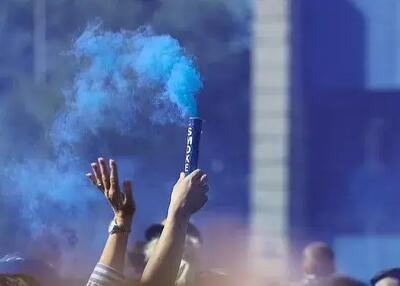 انتقام خلاقانه لیورپولی‌ها: بدرقه اورتون با دود قرمز!