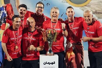 استایل بامزه دختر اسکوچیچ در جشن قهرمانی تراکتور