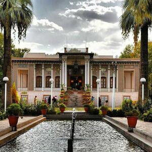 عکس/ عمارت عفیف آباد شیراز با ستون‌های غول پیکر | اقتصاد24