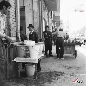 عکس/تابستان گرم با نوشیدنی خنک در تهران قدیم
