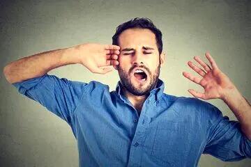 اگر در طول روز مدام حس خواب‌آلودگی دارید این مطلب را حتما بخوانید!