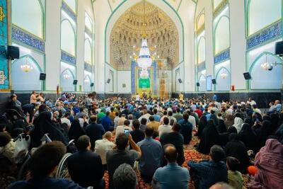 ستایشگران جوان در آستانه محرم گرد هم آمدند