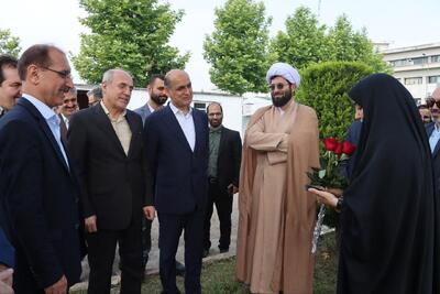 آیین کلنگ زنی احداث خوابگاه جدید متاهلی توسط معاون وزیر علوم و رئیس سازمان امور دانشجویان و استاندار گیلان