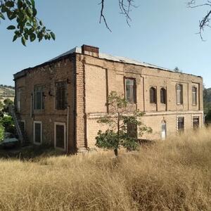 عمارت گلشن که انگار روح مردگان شهر هنوز در آن سکونت دارد - چیدانه