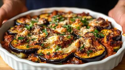طرز تهیه یک غذای ایتالیایی با بادمجان و سوسیس