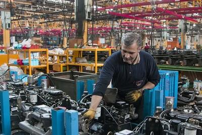 اتابک: نیروگاه‌های خورشیدی پاسخگوی تولید صنایع سنگین نیستند