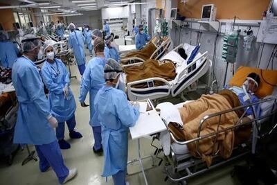 معاون وزیر بهداشت: لباس‌های جدید برای بیماران در مراکز درمانی طراحی کرده‌ایم که آماده تولید است / برای خانم‌ها، چون لباس بیمار در اتاق عمل و هنگام عمل باید باز باشد، بعضاً بیماران برایشان سخت است که از اتاق عمل به بخش بیایند / این اقدام به‌خاطر این است که حقوق بیماران رعایت بشود