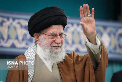 آغاز مراسم  اولین سالگرد  شهدای خدمت با حضور حضرت آیت الله خامنه‌ای