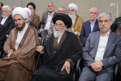 عکس/ حضور پدر شهید آل هاشم در حسینیه امام خمینی(ره)
