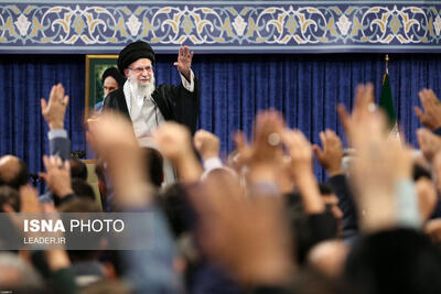 تصاویر بزرگداشت شهدای خدمت با حضور رهبر انقلاب