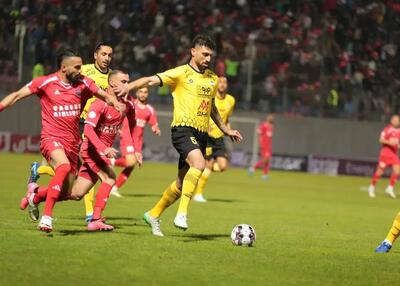 رو دست لحظه آخری سپاهان به استقلال و پرسپولیس - پارس فوتبال