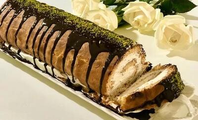 طرز تهیه رولت آرد و شیر بدون همزن و خامه قنادی+ فیلم 
