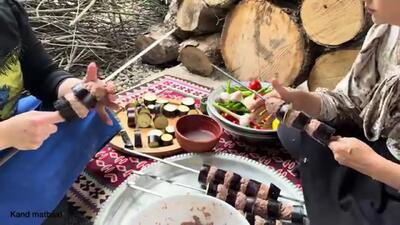 کباب کوبیده و بادمجان؛ تجربه‌ای از غذای سنتی گیلان در طبیعت + فیلم