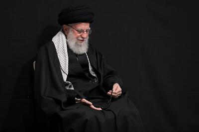 رهبر معظم انقلاب اسلامی: شهید رئیسی خود را از مردم برتر نمی‌دانست (۳۰ اردیبهشت ۱۴۰۴) + فیلم و عکس