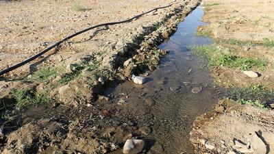 رنجش شهروندان روستای ایدنک شهرستان لنده از هدررفت آب + فیلم