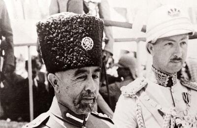 عکس/  دیدار «اولین پادشاه اردن با محمدرضا پهلوی»؛ ۱۳۲۸