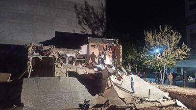 زندگی زیر سقف لرزان