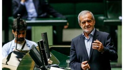 پزشکیان: خانه مادر شهید رییسی پایین‌تر از حد معمول بود/  شهدای خدمت می‌توانستند طور دیگری زندگی کنند اما این کار را نکردند