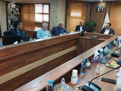 دیدار مدیر عامل بیمارستان میلاد با رئیس و اعضای هیات مدیره کانون عالی کارگران بازنشسته/ درخواست توجه بیشتر به بازنشستگان تامین اجتماعی در میلاد