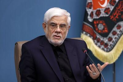 پاسخ عارف به مقامات آمریکایی/ خط قرمز نظام غنی سازی در خاک ایران است/ آمریکایی‌ها پشت میز مذاکره یک مطلب می‌گویند و خارج از مذاکره مطلب دیگر!