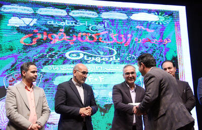 زنگ کتابخوانی با استقبال دانش آموزان ۶۴ مدرسه یزد همراه شد
