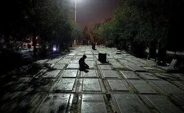 تصویری عجیب از آگهی گریه کن آقا و خانم/ قیمت