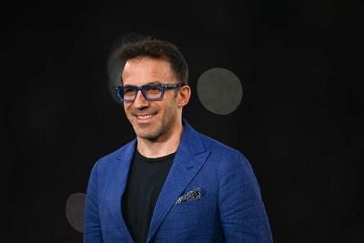 الساندرو دل پیرو و دریافت مدرک مربیگری / عکس - پارس فوتبال