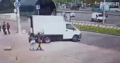 فیلم دزدیدن ون برای چند بطری دلستر / تصادف با تیر چراغ برق