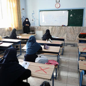سقوط مدرسه