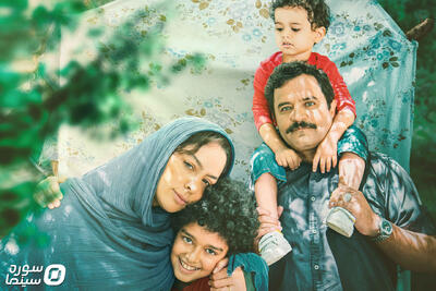 پوستر «در آغوش درخت» رونمایی شد - سوره سینما