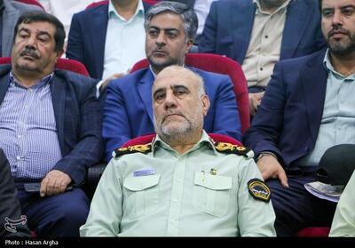 سردار رحیمی: ‌در کنار فعالان اقتصادی ایستاده‌ایم - تسنیم