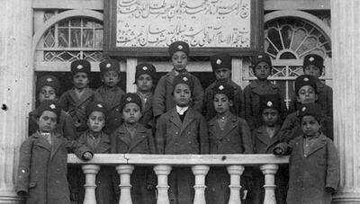 سفر به گذشته: کلاس ریاضی مدارس ابتدایی در دوران قاجار (عکس)